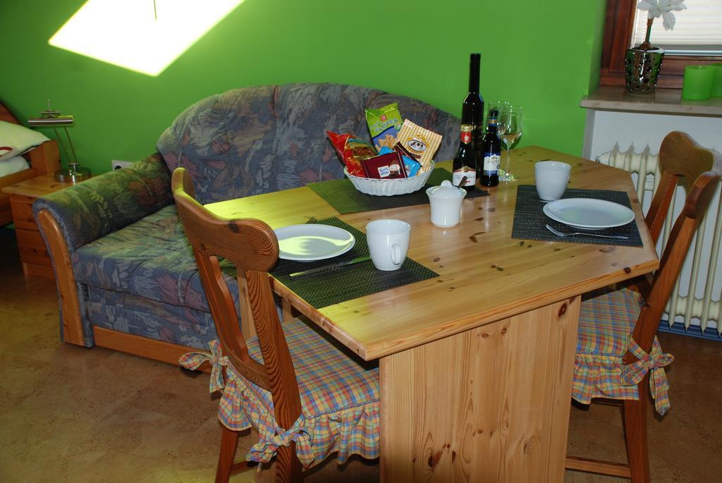 Gaestezimmer Anita シュヴァーバッハ 部屋 写真